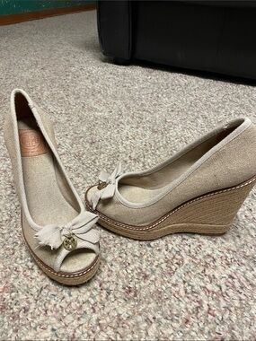 Tory Burch Linen Peep-Toe rope Wedge Sandals with logo charm Bow